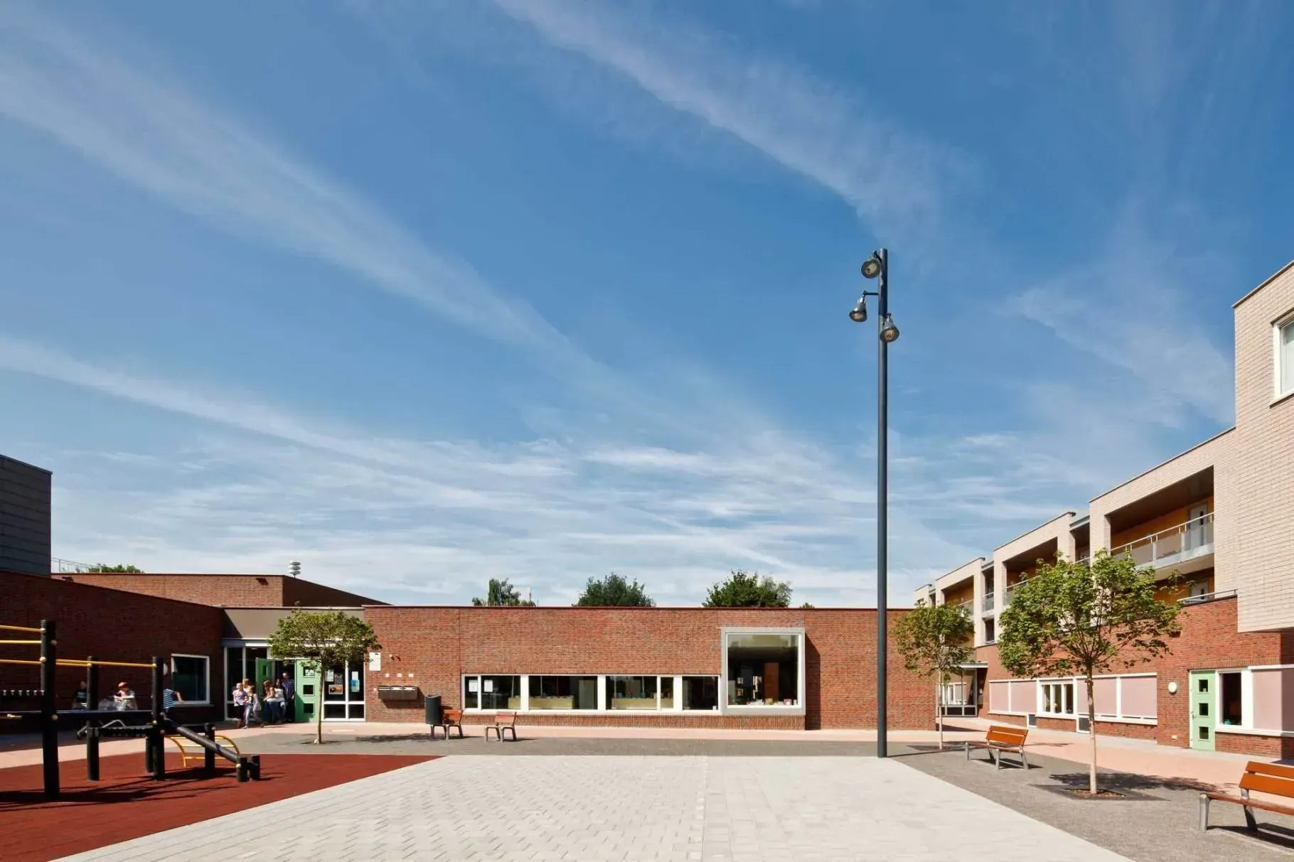 Brede maatschappelijke voorziening – Roggel (DMV architecten) — hoofdfoto